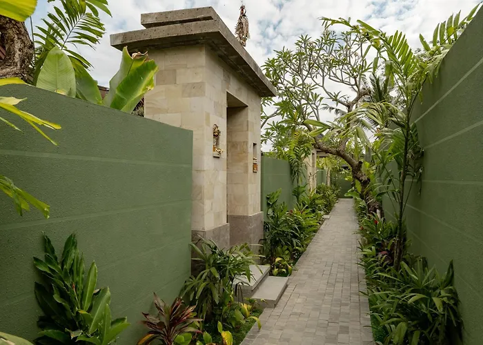 Nauma Villa *